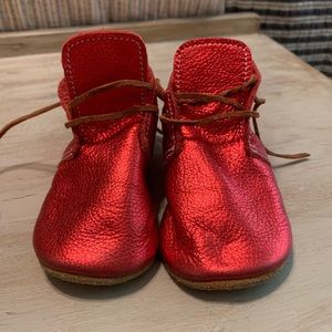 Mon petit ruby red metallic Oxfords size 6